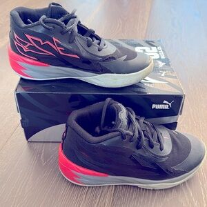PUMA LAMELO BALL MB.02 basketball shoes. Kids size 1. EUC.